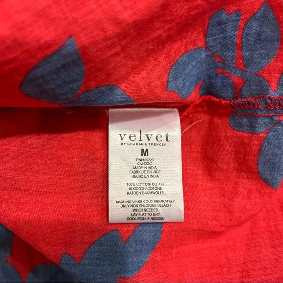 Velvet By Graham & Spencer Colette
Printed Maxi Dress In Blue Red Floral size M - Picture 8 of 10